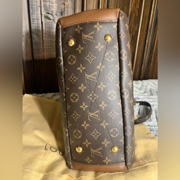 💥SOLD💥LV Pallas MM - Picture 9 of 16